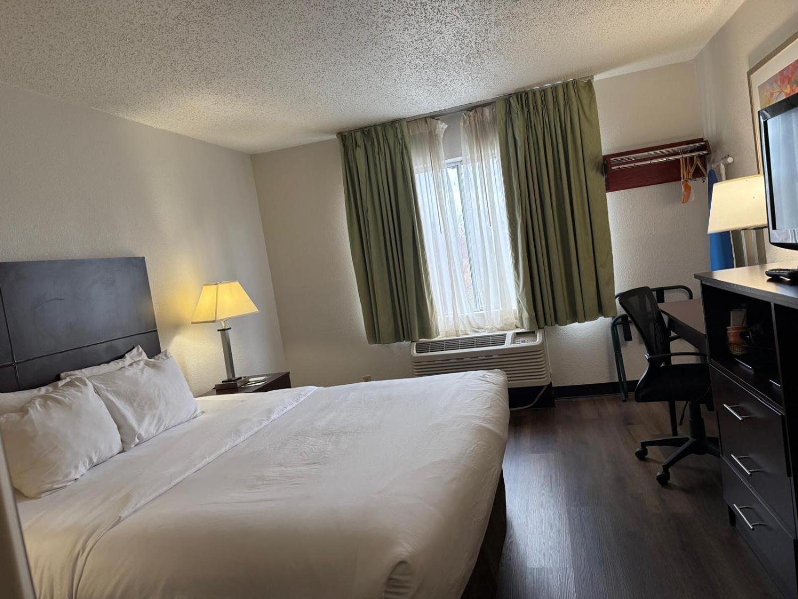 Inn Quality Newark